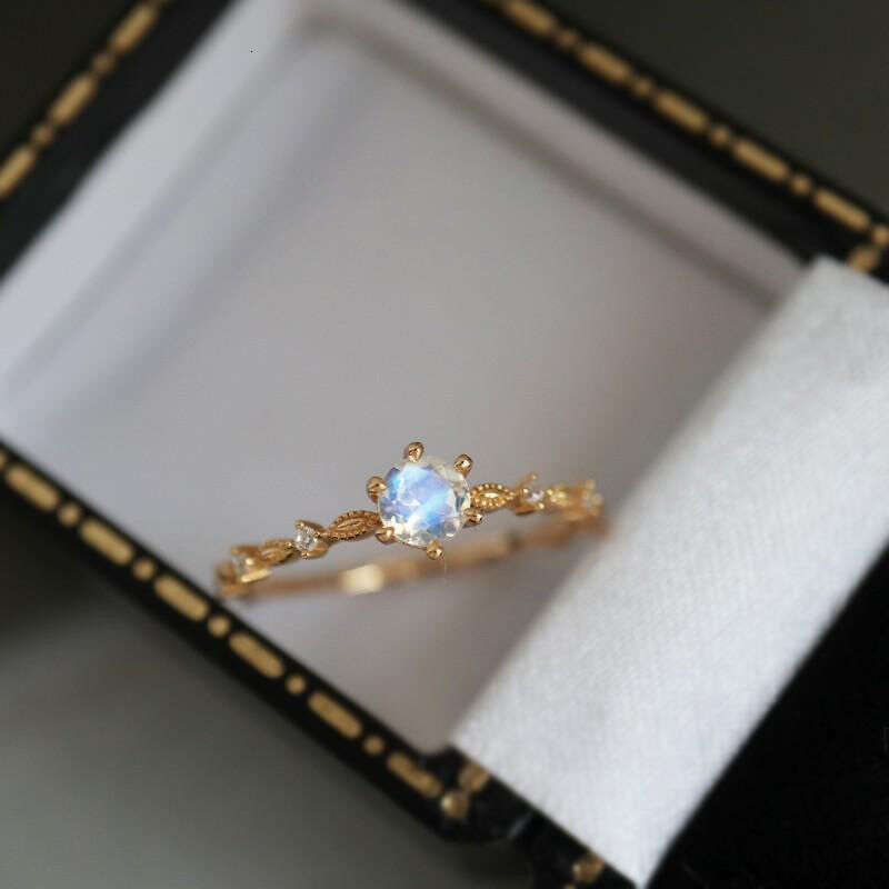 (Tonight's Moonlight Is Beautiful) Anti-Moonstone Vintage Rare Adjustable Ring for Women