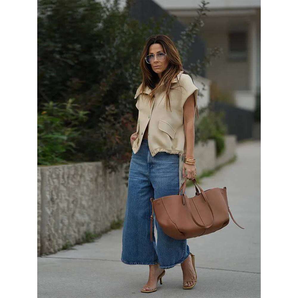 Fashion Women's Sleeveless Vest Turn-Down Collar Pocket Button Lady Jacket 2025 Spring Summer Casual Female Street Outwear