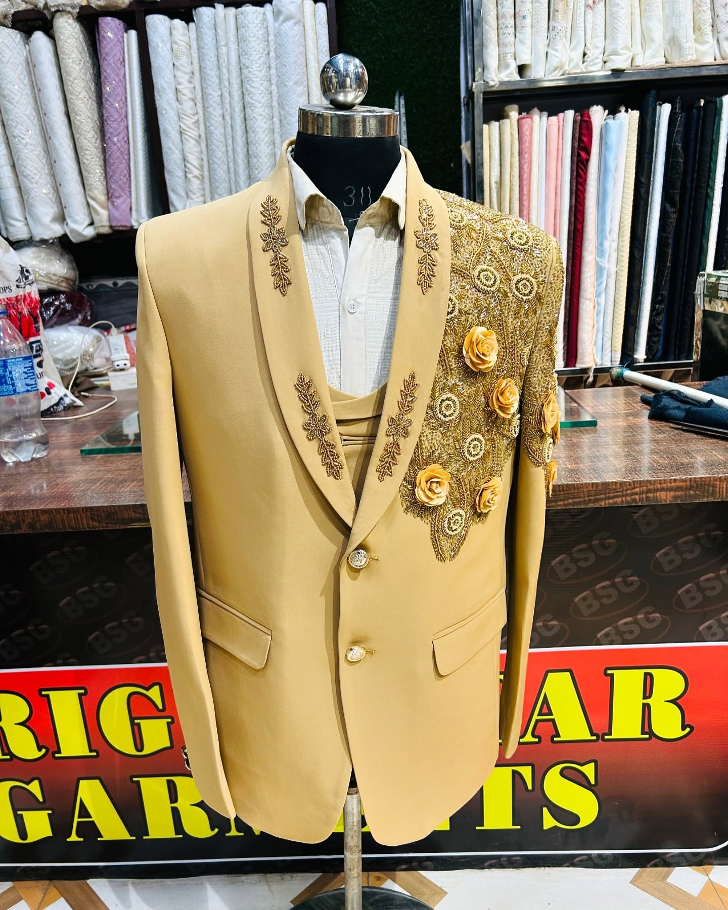 Luxury Men Suits Shawl Lapel 3D Flowers Tailor-Made One Pieces Set Jacket Only Blazer Beading One Button Groom Customized Coat Plus Size