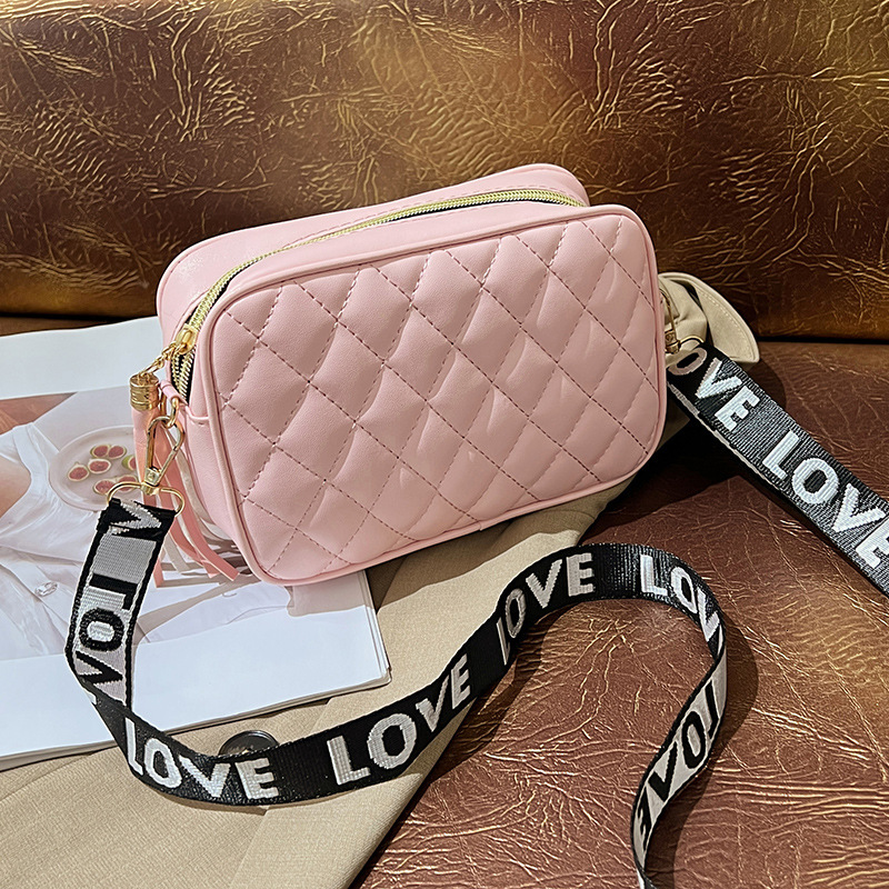 Free Shipping 2025 New Designer Bag Casual High-quality Shopping Bag Textured Embroidery Women's Small Square Bag High-end Trendy Single Shoulder