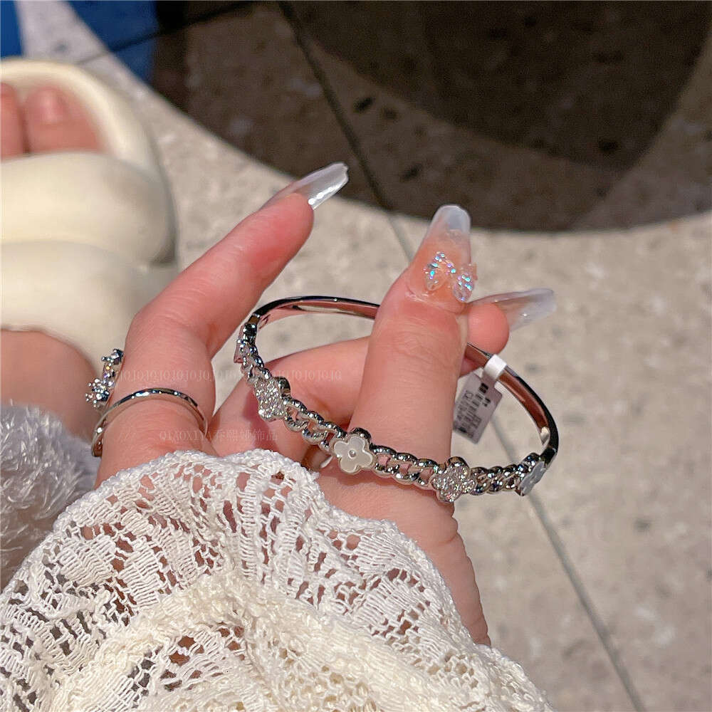 Layered Elegant Flower JOJOACC Light Internet Celebrity Style Hollow Natural Mother-of-Pearl Bracelet Temperament Jewelry