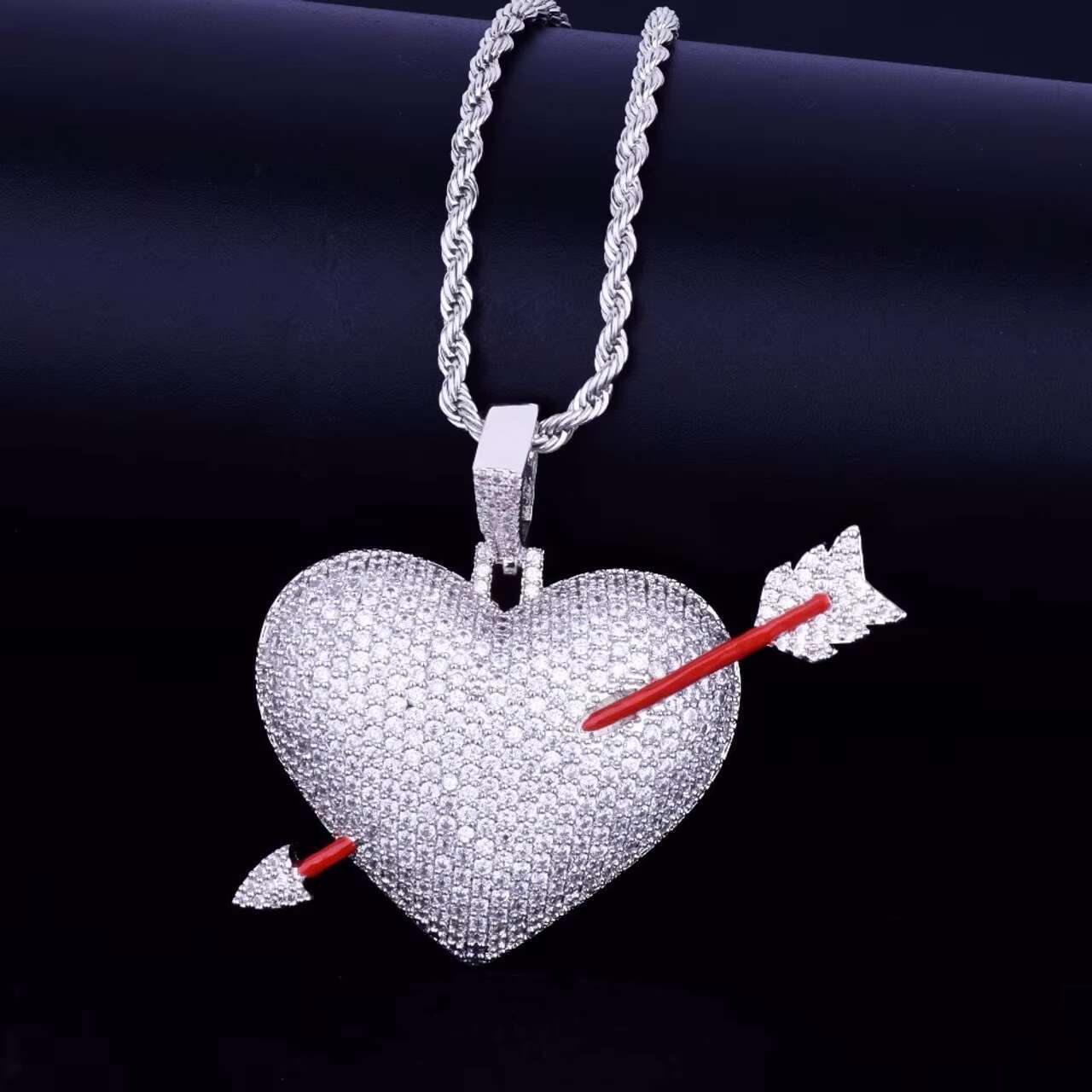New Arrival Mens Womens 925 Silver 18K Gold Heart Pendant Necklace Red Arrow VVS Moissanite Diamond Stylish Accessory