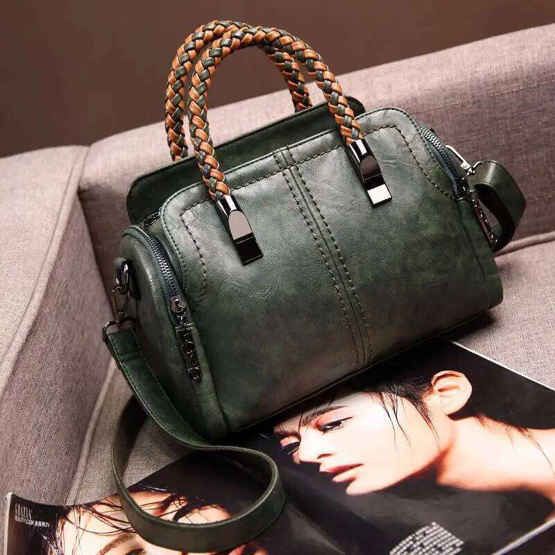 2025 New Wmoen Handbag Large Capacity Shoulder Soft Leather Female Crossbody Woven Hand Handle Ladies Commuter Bag