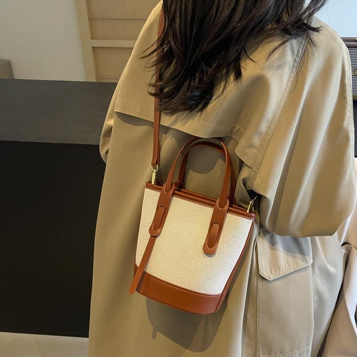 Free shipping designer Color-Block Bucket Bag for Women 2025 New Versatile Shoulder Bag Crossbody Bag High-End Simple Commuter Bag