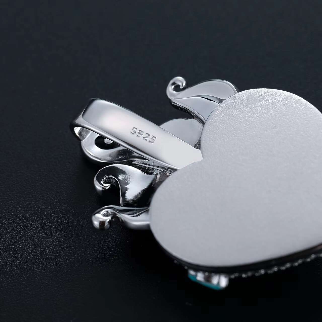 Luxury 925 Sterling Silver Moissanite Diamond Heart Pendant Necklace Unique Cross Flame Glow Dark Jewelry with Pendants Charms
