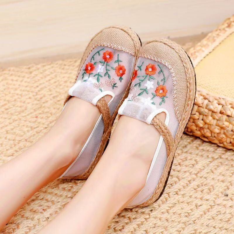 New Old Beijing Cloth Summer Women Soft Sole Non-Slip Mesh Embroidered Shoes Slip-On Lazy Flat Slippers