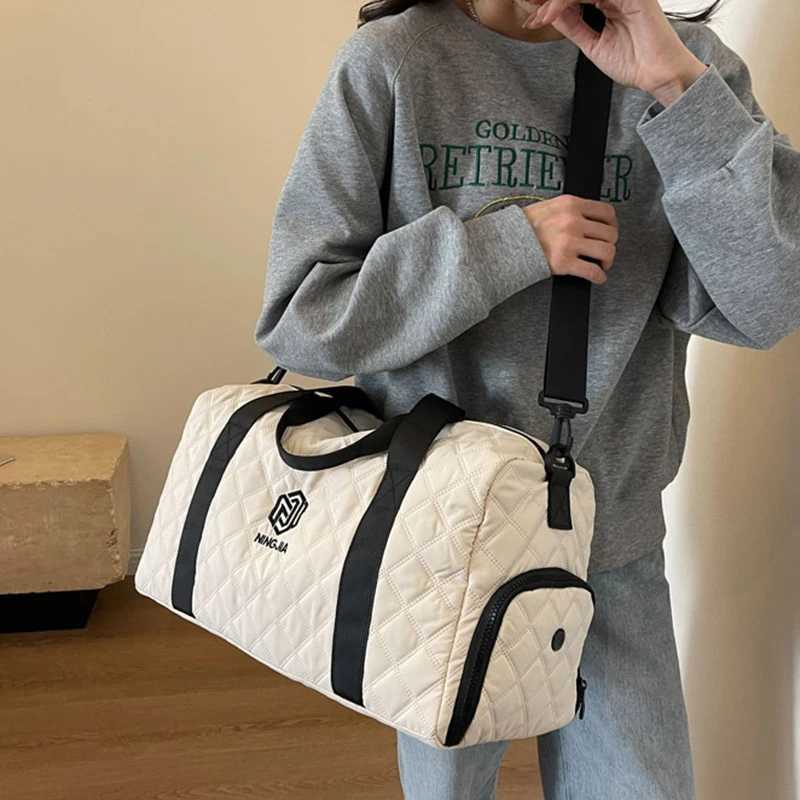 Women Bags Large Capacity Travel Bags Waterproof Tote Handbag Travel Duffle Bags Women Yoga Fitness Bags with Shoe Compartment W250618
