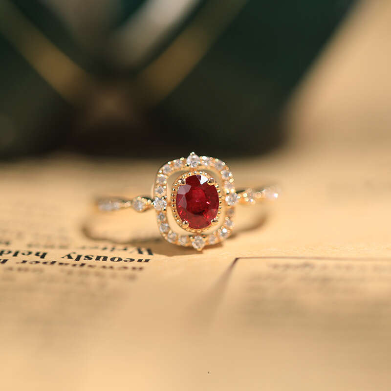 Red Oval Light Luxury Natural Inlaid Color Palace Style Exquisite Ring