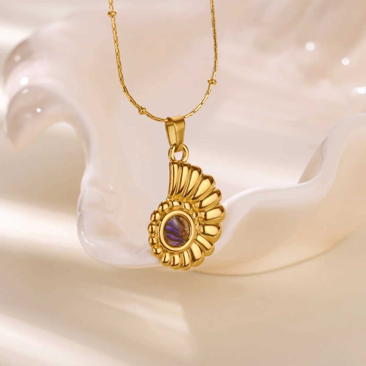 Gold Color Stainless Steel Conch Crab Pendant Necklaces for Women Sea Animal Fish Charm Chain Necklace Fashion Jewelry Gift W250618