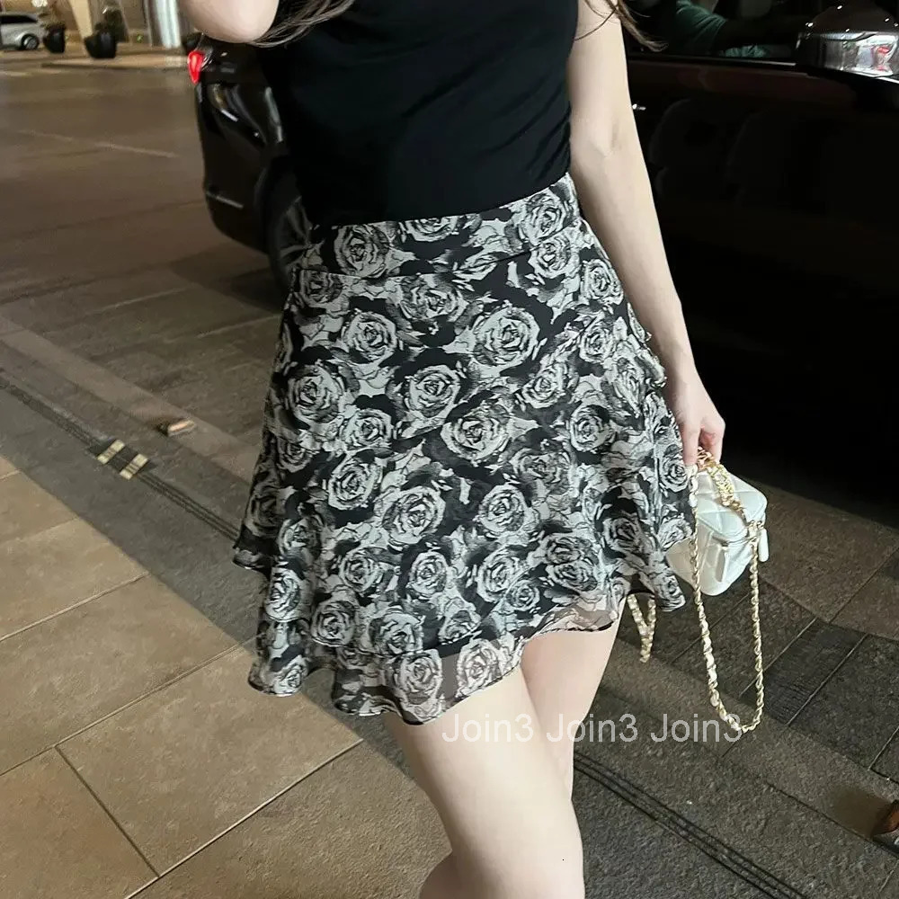 Short Tight Patchwork Floral Skirts for Women Wrap Ruffle Mini Gyaru Clothing Sales Vintage Aesthetic Y2k Casual V Woman Skirt
