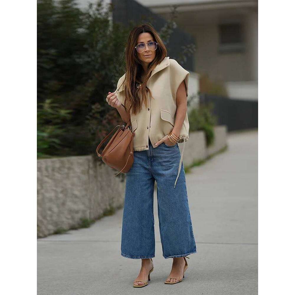 Fashion Women's Sleeveless Vest Turn-Down Collar Pocket Button Lady Jacket 2025 Spring Summer Casual Female Street Outwear