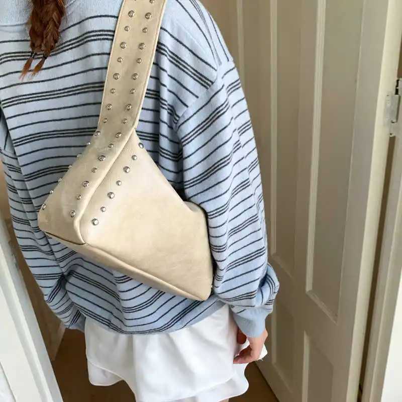 Motorcycle Style Underarm Bags Wen New Versatile Cute Soft Leather and Shoulder Bags Fi Niche Tote Bags B250618