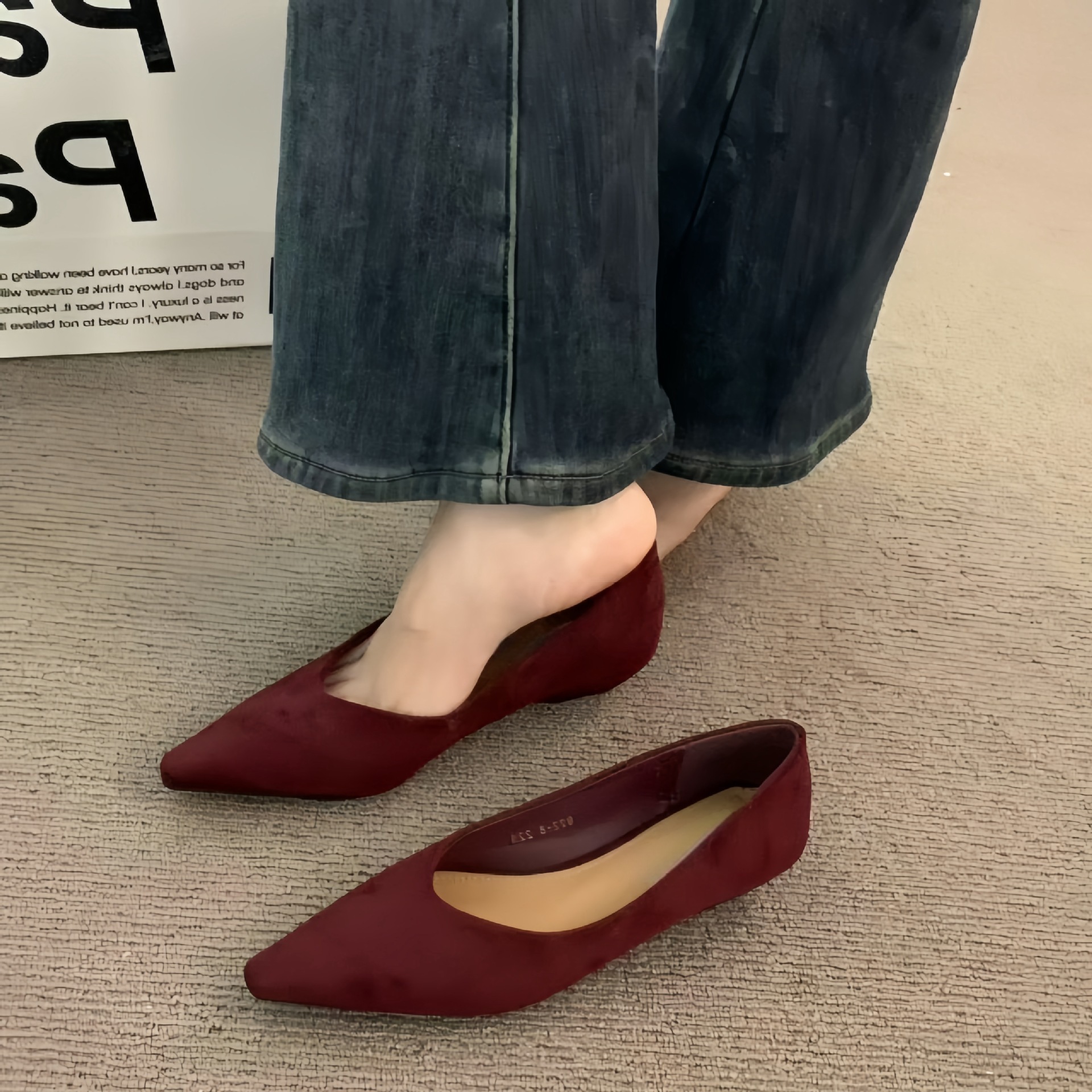 2025 New Slip-On Loafers for Women Versatile Autumn Winter Pointed Toe Brown Breathable Kitten Heels Low Heel High-End Feel ddmythur