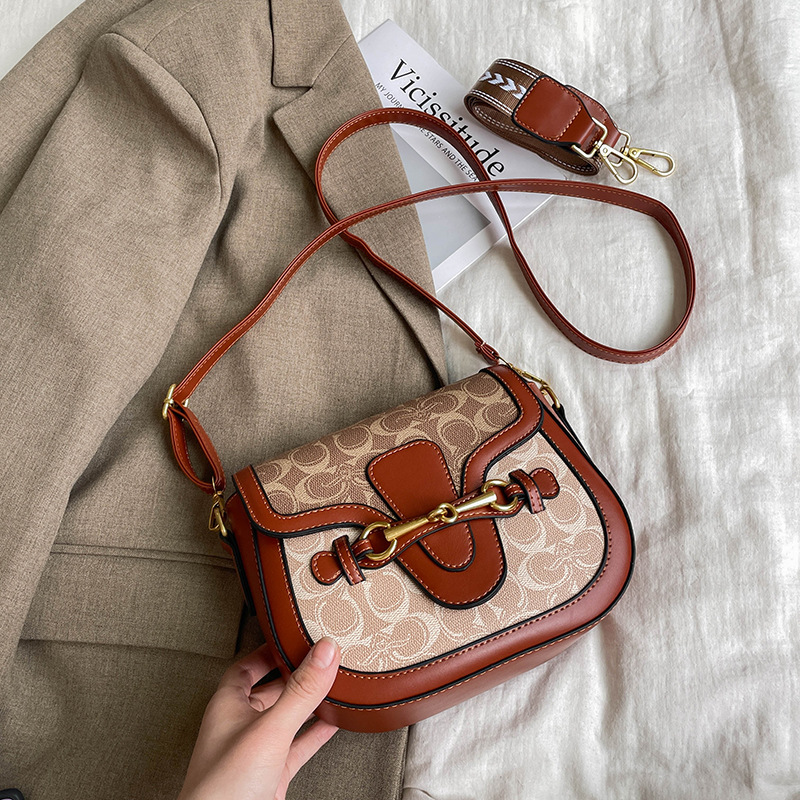 2025 New Fashionable Retro Printed Crossbody Bag for Women's Party Commuting Versatile Shoulder Bag
