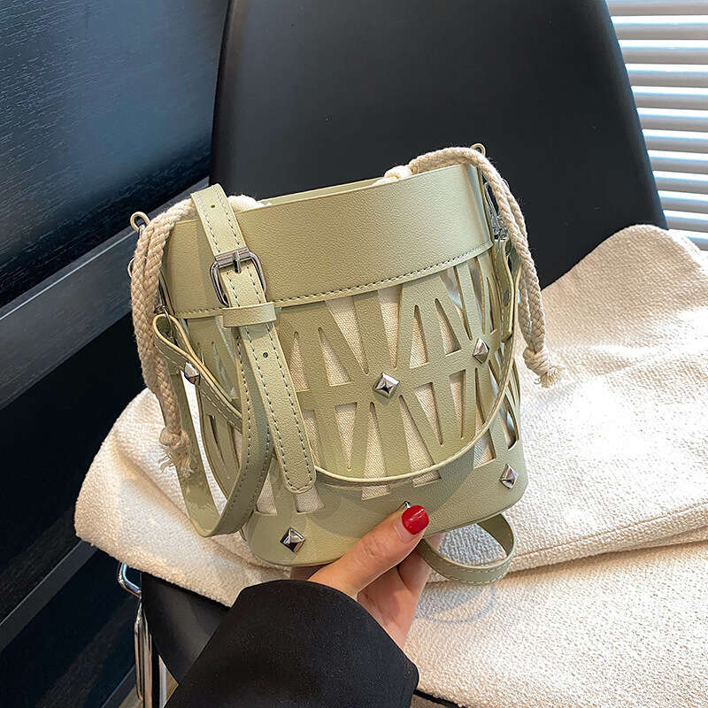 Trend 2025 Summer New High-End Hollow Mother-Daughter Bag Daily Commute Phone Miscellaneous Bucket Handbag