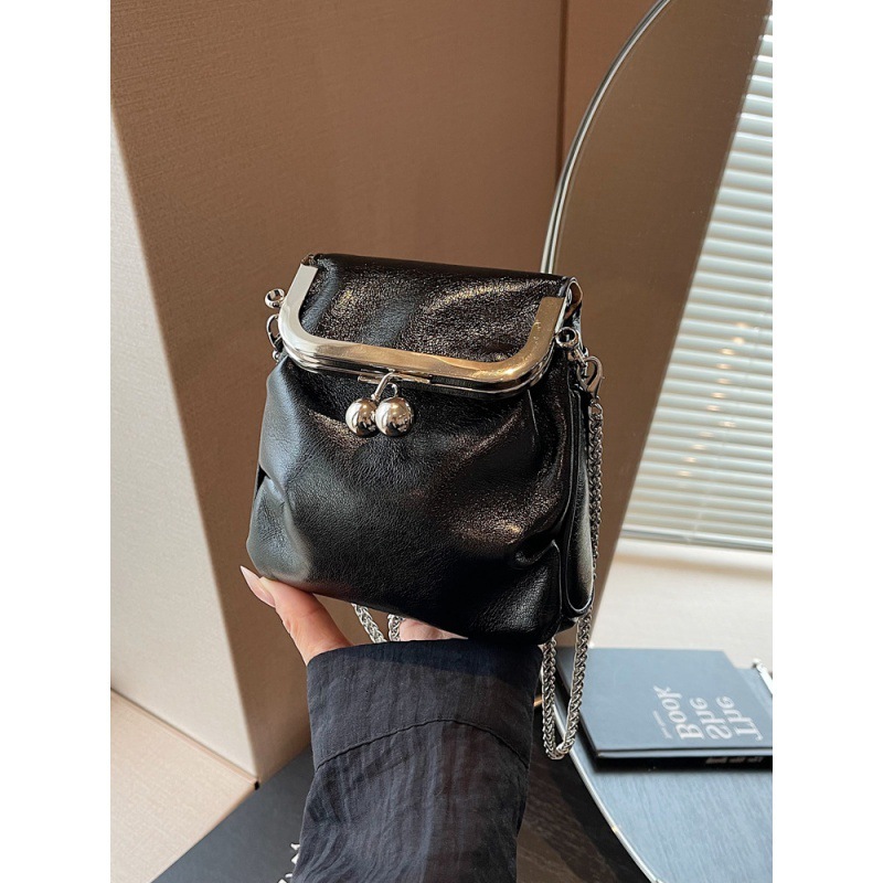 2025 Summer New Women's Silver Small Bag Designer Fashion Casual Crossbody Bag Exquisite Mini Bag