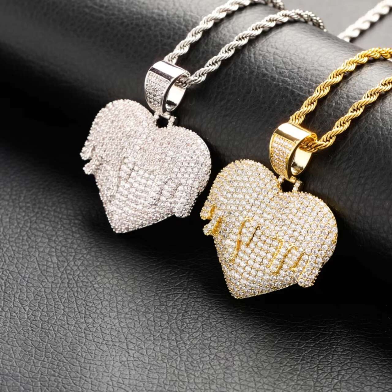 Luxury 18k Gold .925 Silver Love Overflow Flooded Ice Heart Bling Pendant Hip Hop Style Moissanite Pendants Charms with Chain