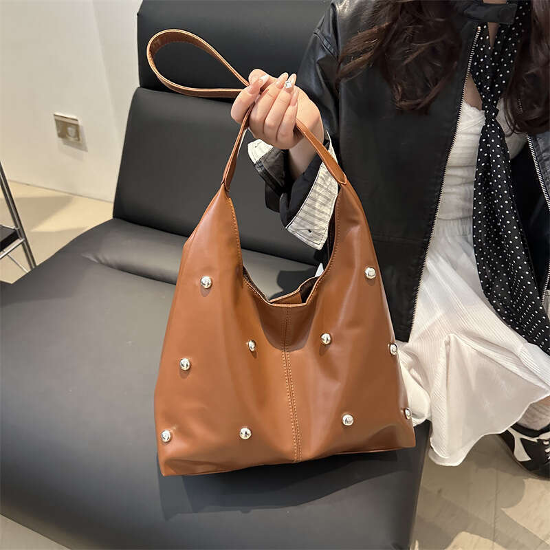 2025 Summer New Niche Punk Style Fashion Trendy Personality Large Rivet Design Single Shoulder Underarm Bag