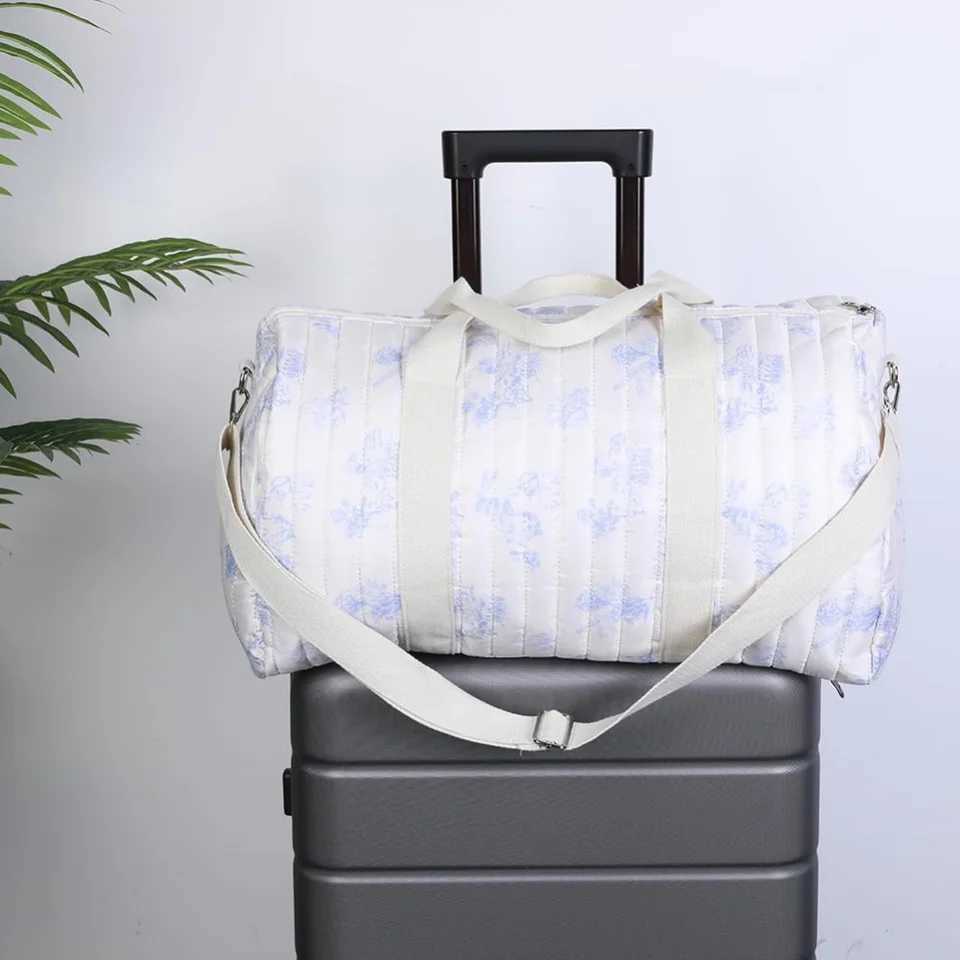 Quilted Duffle Bag For Women Cute Weekender Bag Heart Floral Travel Bag Aesthetic Puffer Travel Bag Diaper Tote Bag Vacation W250618