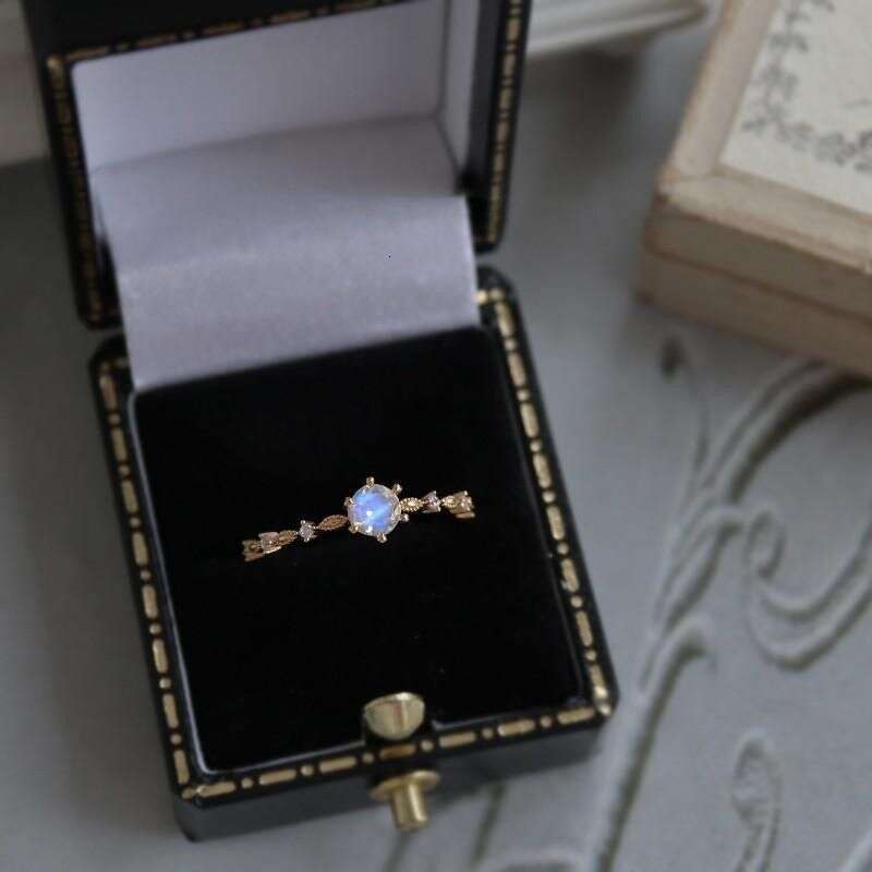 (Tonight's Moonlight Is Beautiful) Anti-Moonstone Vintage Rare Adjustable Ring for Women
