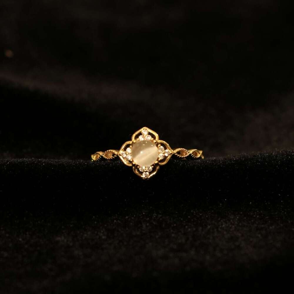 Morning White Dew" French Style Light Luxury Shining Exquisite High-end Versatile Gentle Cat's Eye Stone Open Ring