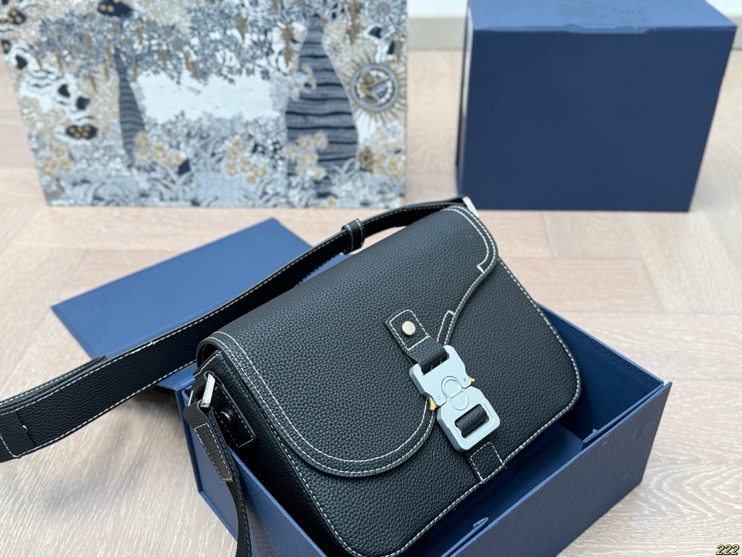 AAA Design bag Spring and summer new men's bag saddle bag cowhide postman canvas flip bag European and American fashion business shoulder messenger bag