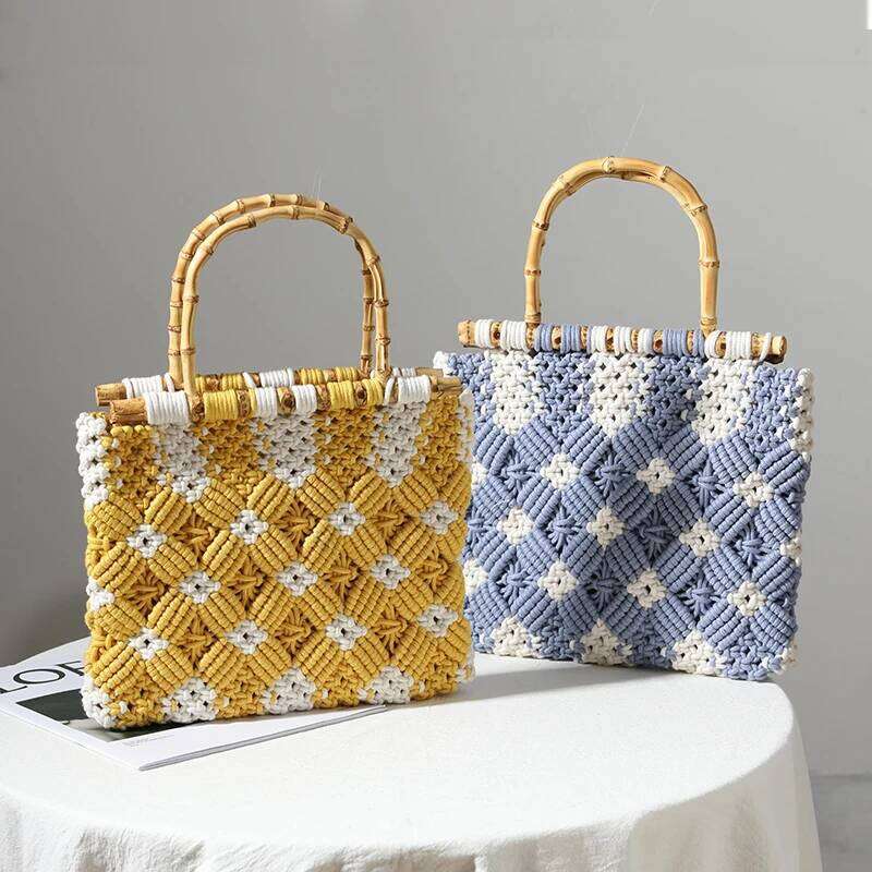 Women Bamboo Handle Plain Thread Handmade Beach Bag Large Totes Summer Designer Handbag for Holiday Vacation