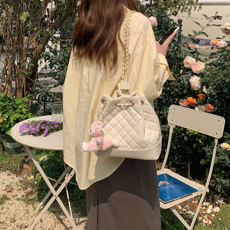2025 New Fashionable Chain Elegant Stylish Bucket Quilted Backpack New Trendy Small Style Crossbody Bag