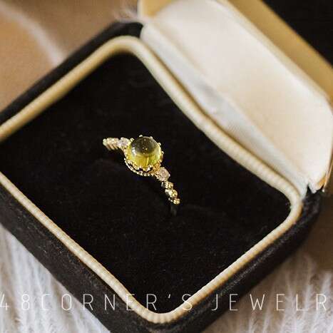Same Style High-End Apple Green for Women, Unique Versatile Light Luxury Ring