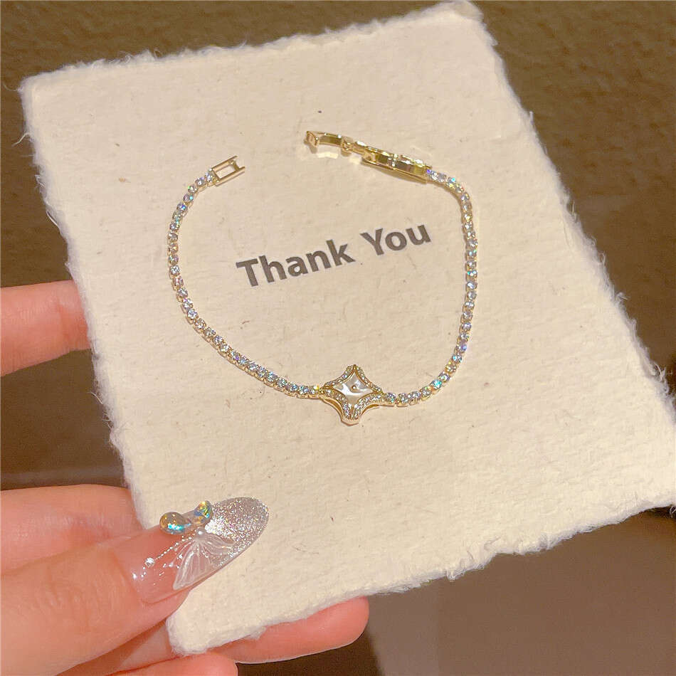 Korean Exquisite Natural Four-Leaf Clover Mother-of-Pearl Bracelet 2025 Ins Style Niche Light Hand Rope Jewelry