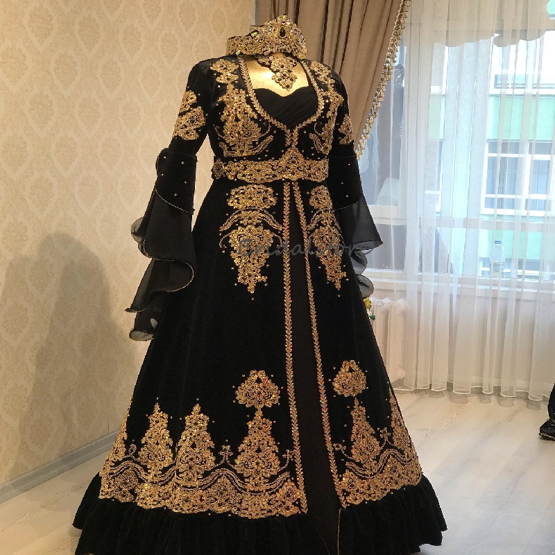 Lavish Arabian Moroccan Wedding Dress 2025 Black And Gold Turkish Bride Dress Ottoman Dubai Long Sleeve Beaded Bridal Gown Vestio De Novia Middle East