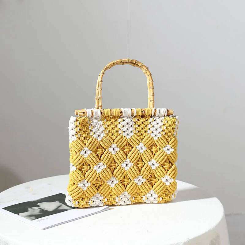 Women Bamboo Handle Plain Thread Handmade Beach Bag Large Totes Summer Designer Handbag for Holiday Vacation
