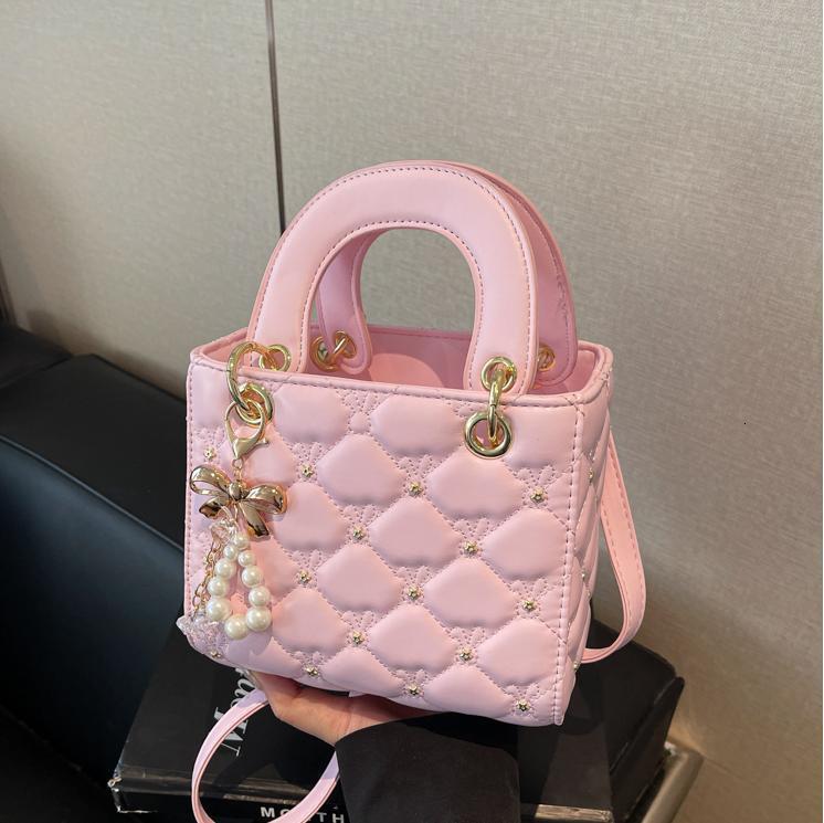 Free shipping designer Handbag Tote Bag Women Bag 2025 New Trend Hot Style Shoulder Bag Versatile Fashionable High-end Crossbody Bag