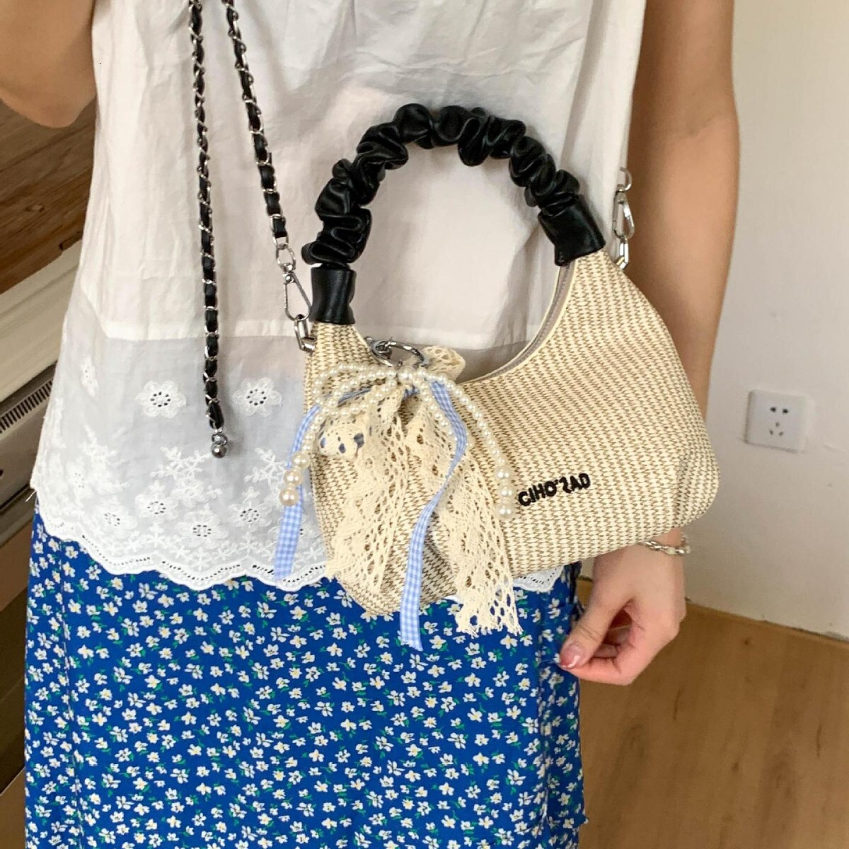 Free shipping designer Bag Wrinkled Cloud Bag Woven Bag Women Bag 2025 New Beach Vacation Bag Crossbody Bag Chain Bag Shoulder Bag Underarm Bag