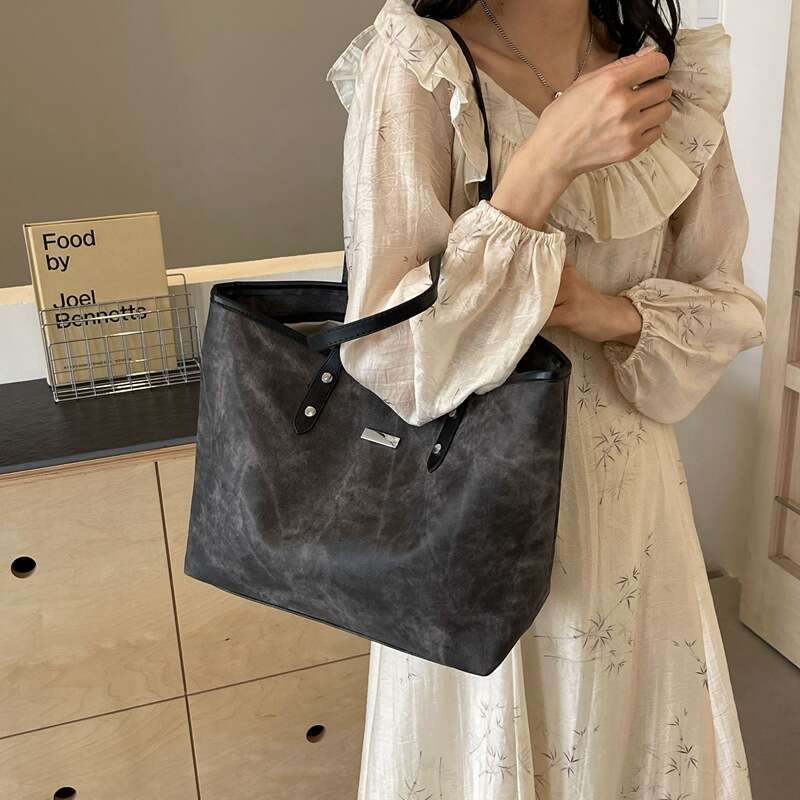 Korean Style Large Capacity Fashion Commuter for Women Summer 2025 New Versatile Shoulder Tote Bag