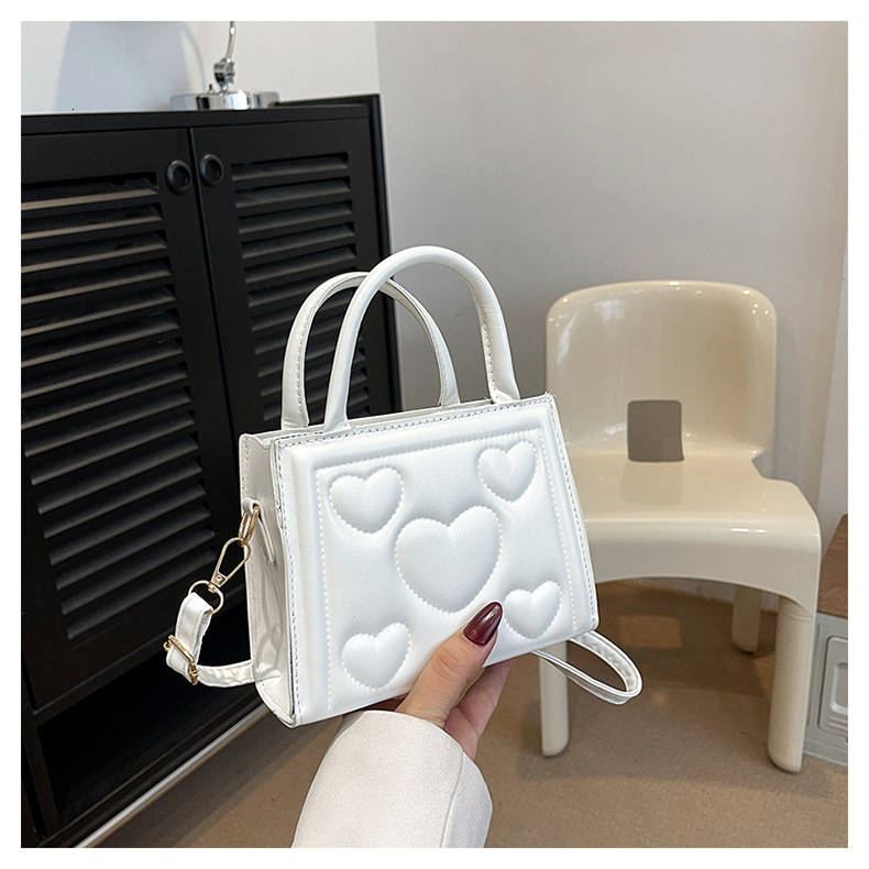 Free Shipping 2025 New Designer Bag High-end Women's Textured Fresh Solid Color Single Shoulder Handbag Casual High-quality Shopping Bag
