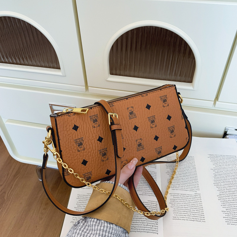 Free shipping designer high-end handbag for women 2025 new envelope bag, internet famous vintage chain bag, fashionable and versatile crossbody bag bl