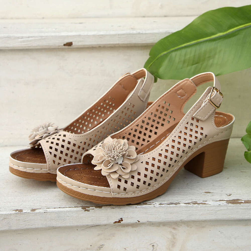Plus Size Floral High 2025 Summer New Fashion Chunky Heel Buckle Sandals for Women