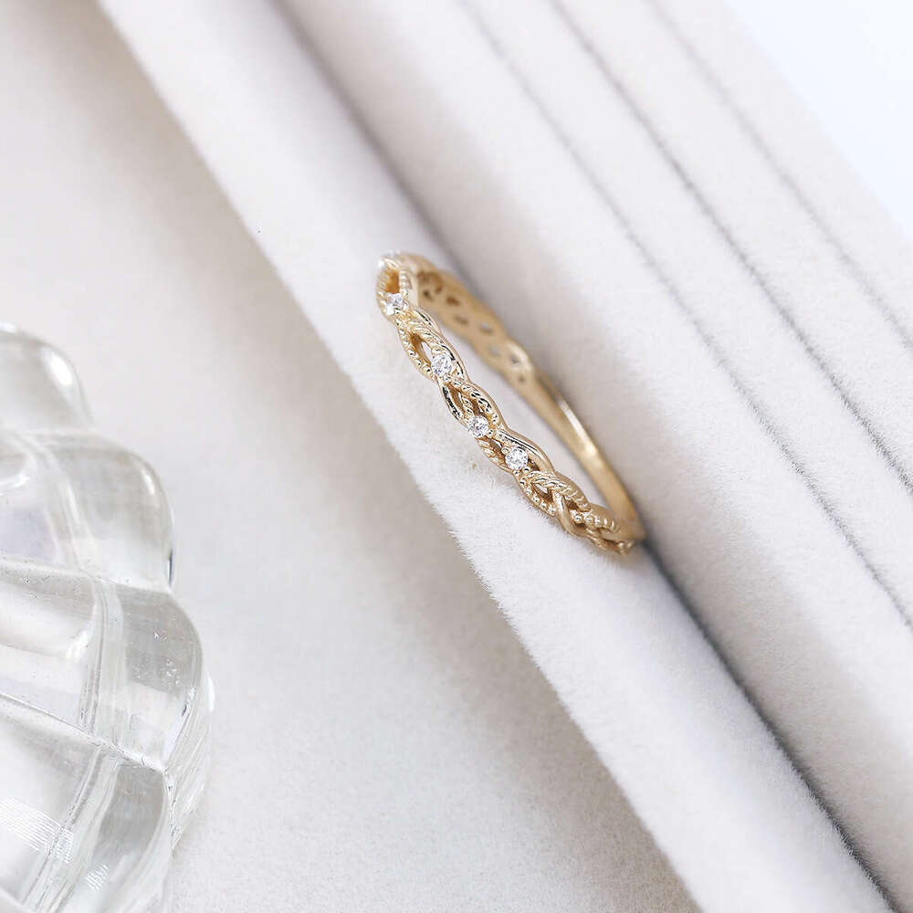 Hot Selling Diamond-Studded Twisted Luxury Ring for Women, Simple Niche Fashion, Unique High-End Jewelry