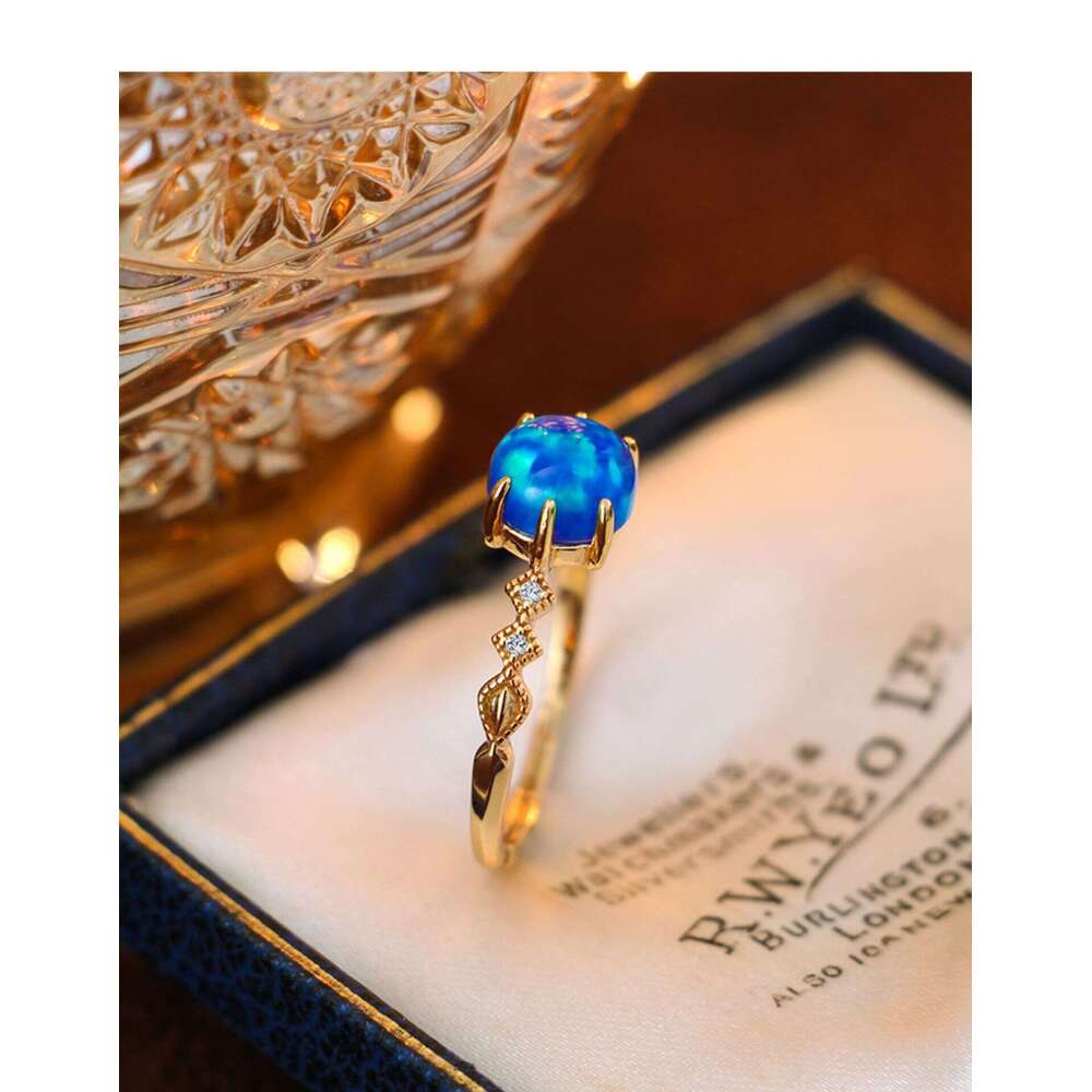 Winter Sea" Opal Ring for Women, Light Luxury Niche Design, Exquisite Fashionable Personality with a Sense of Sophistication