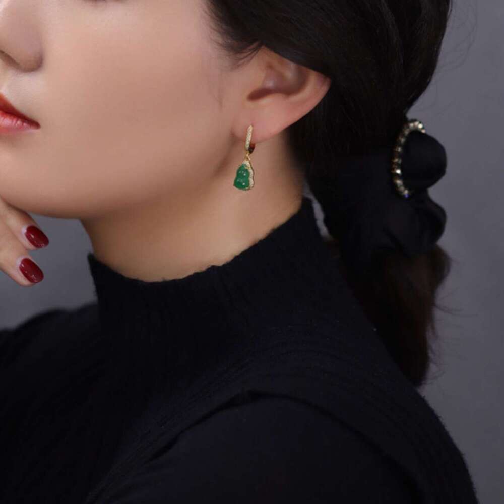 Green Chalcedony Gourd Classical Earrings for Women Elegant Simple Chinese Style Studs High-end Ear Jewelry