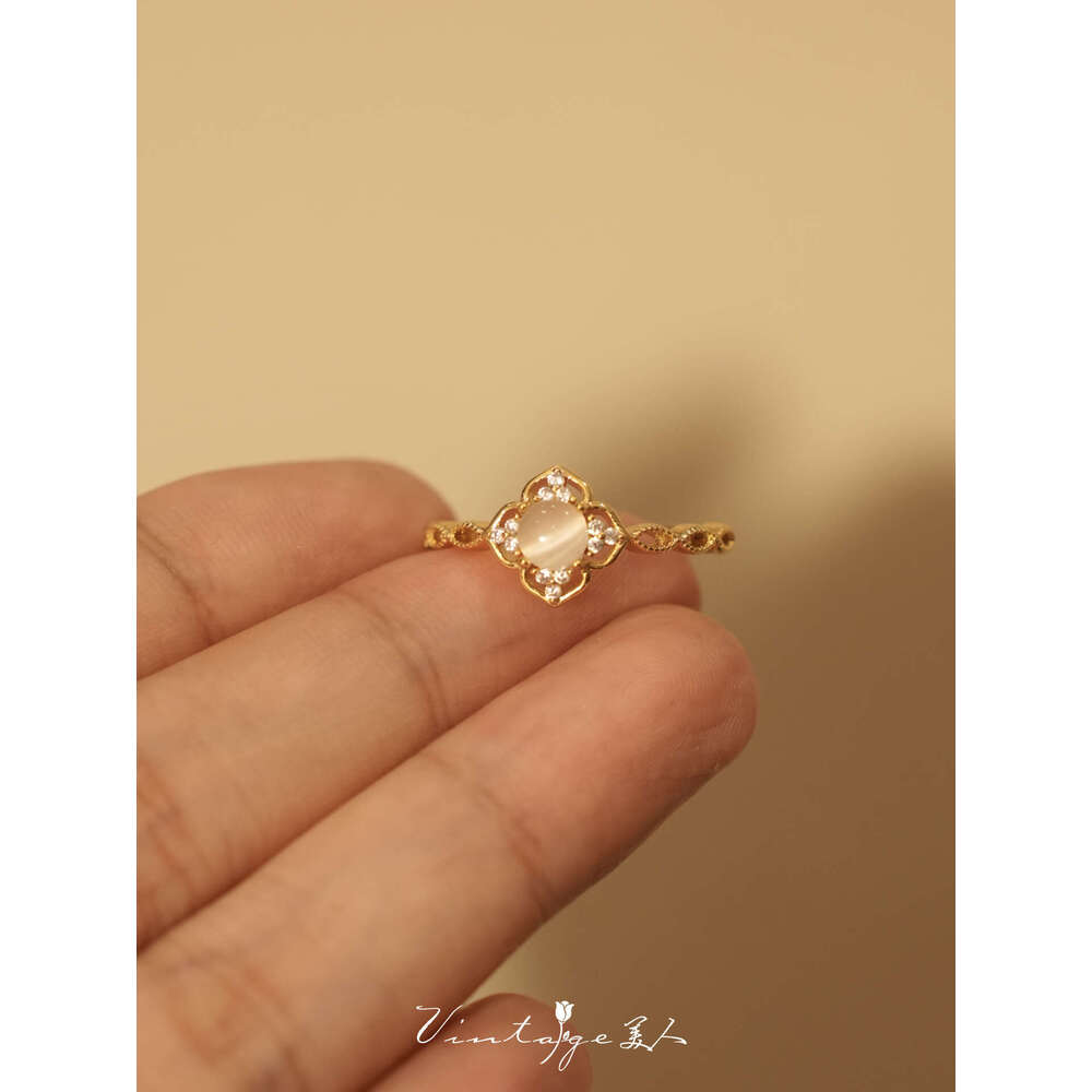Morning White Dew" French Style Light Luxury Shining Exquisite High-end Versatile Gentle Cat's Eye Stone Open Ring