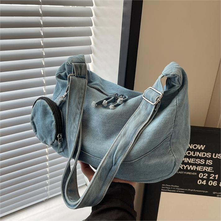 Free shipping designer Large Capacity Denim Bag for Women New Summer Casual Niche Commuter Bag with High-end Feel Versatile Crossbody Bag