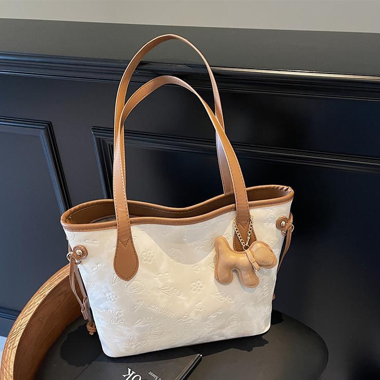 Free shipping designer Bag Handbag Tote Bag Large Capacity 2025 New Versatile Simple Underarm Bag Fashion Casual Shoulder Bag