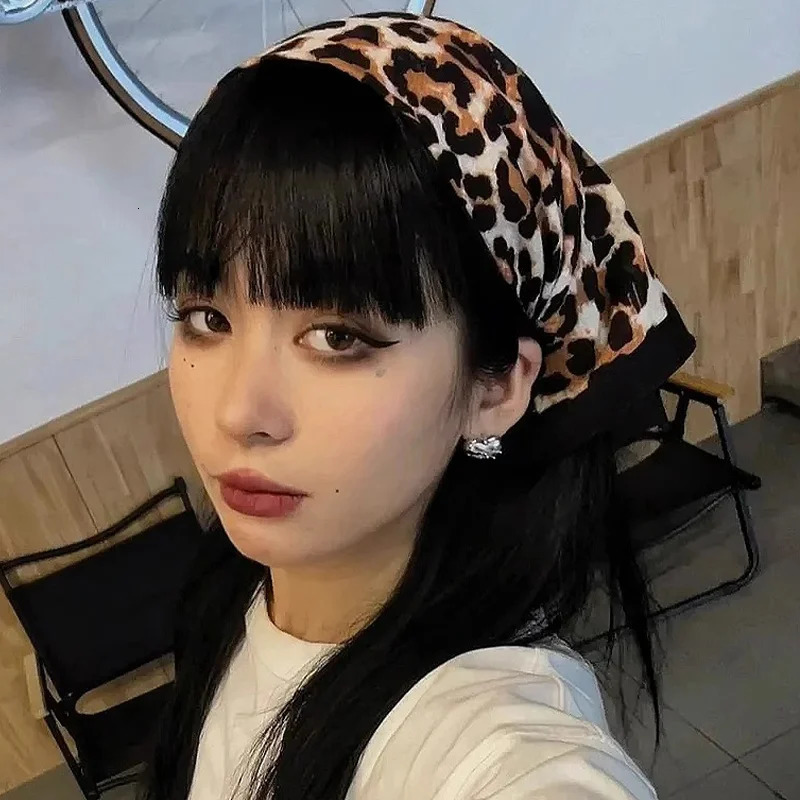 Women Leopard Print Headscarfs Lady Retro Y2K HipHop Square Headband Spicy Girl Style Street Dance Headscarf Fashion Accessories 250617