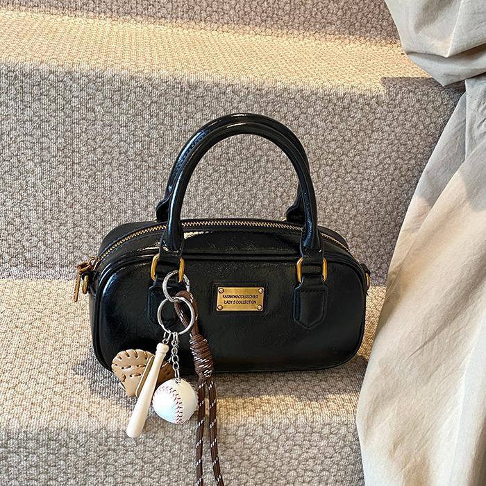 Free shipping designer Trendy Niche Hot-Selling Handbag Bowling Bag Women Bag 2025 New Retro Shoulder Bag High-End Versatile Crossbody Bag