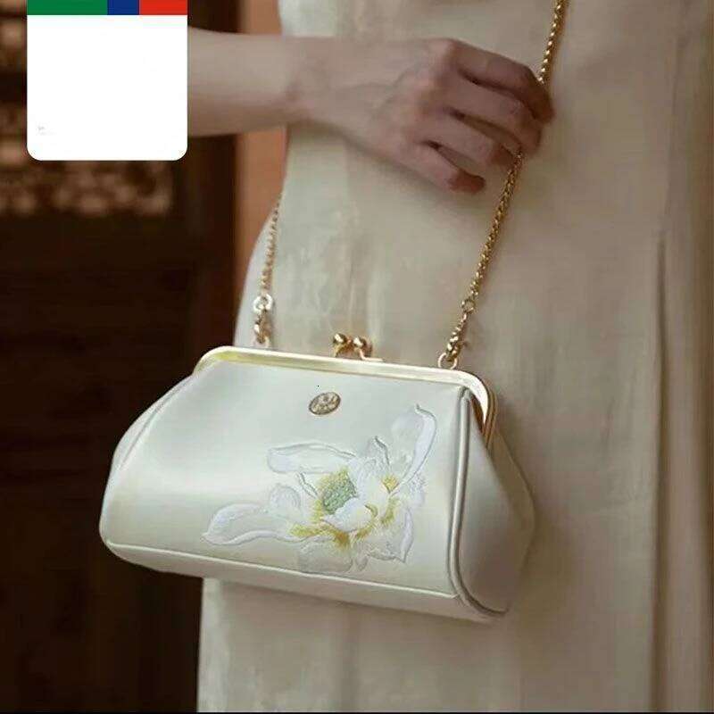 2024 New Chinese Style Embroidery Cheongsam Boston Mother Crossbody Middle-Aged Women Minaudiere Bowling Shoulder Bag