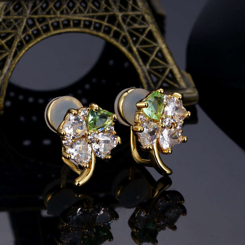 Spring Wild Series Heart Clover Non-Pierced Niche Design Mosquito Coil Ear Clips High-End Feel