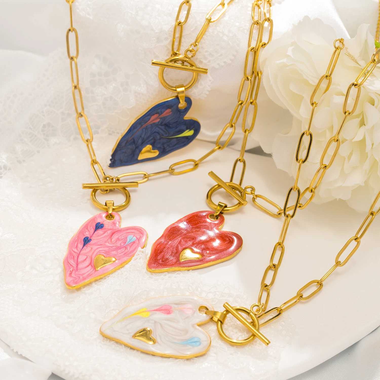 UHBINYCA Colorful Heart-shaped Pendant Necklace for Women Cool Hip-hop Style Stainless Steel Cold Enamel Personalized Jewelry W250618