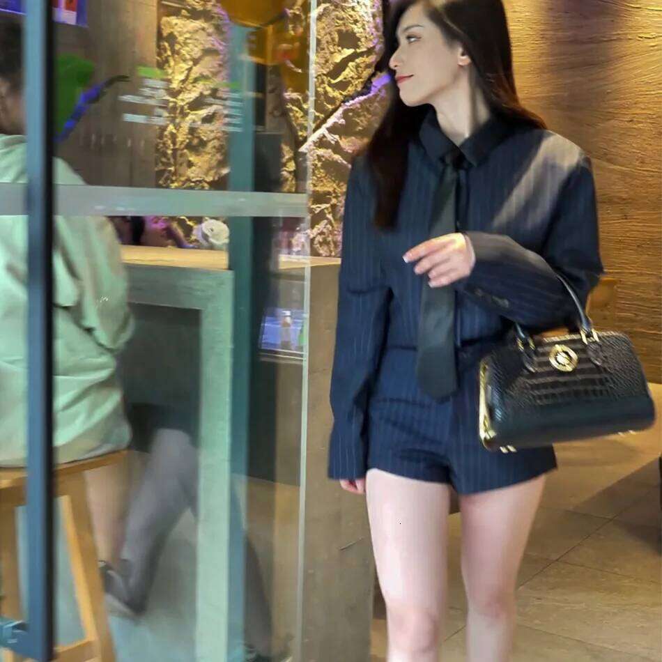 VM FASHION KISS Women's Handbag Microfiber Crocodile Pattern Boston Messenger Versatile Elegant Ladies Shoulder Bag